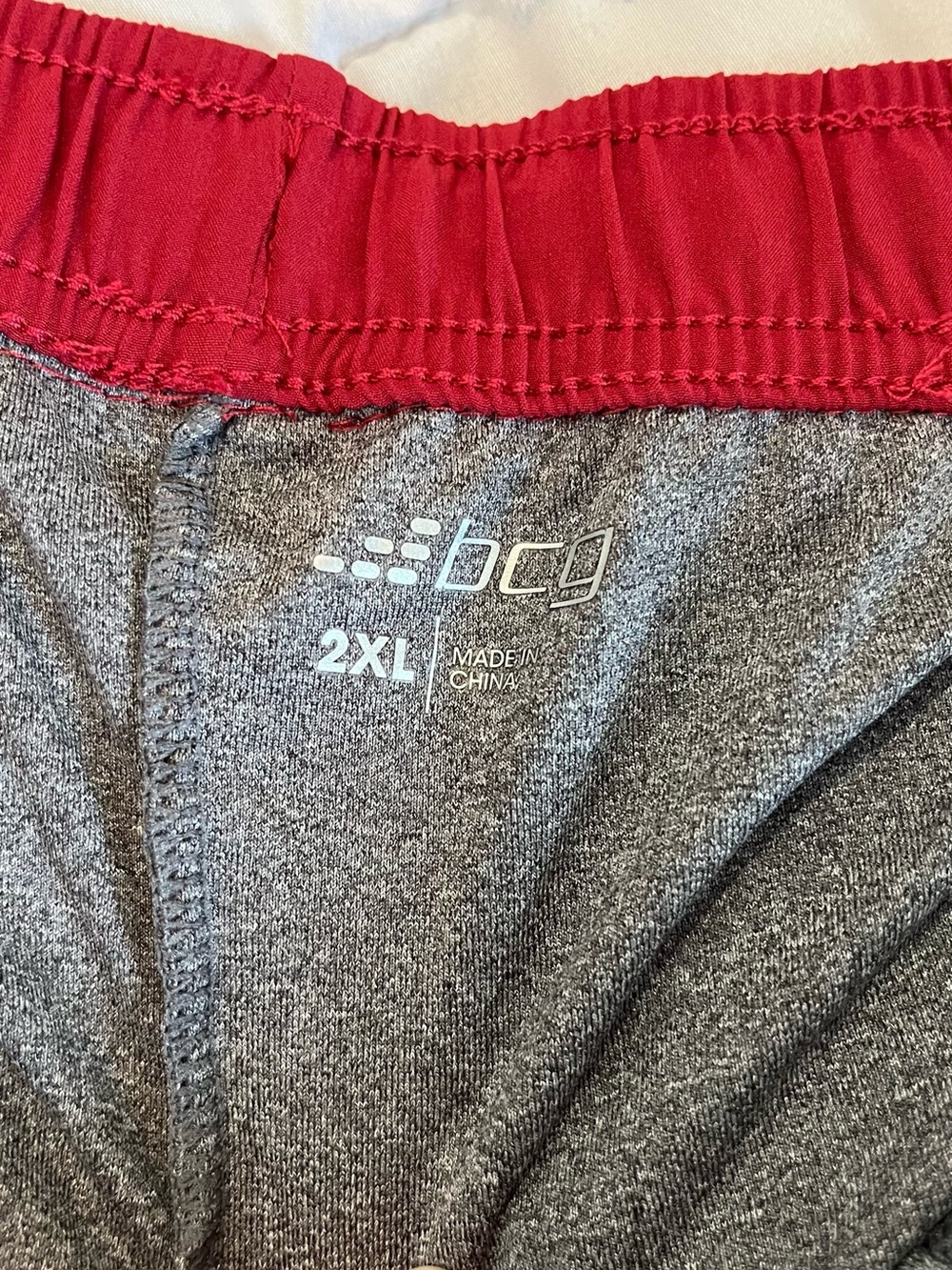 Red shorts - Picture 2 of 3